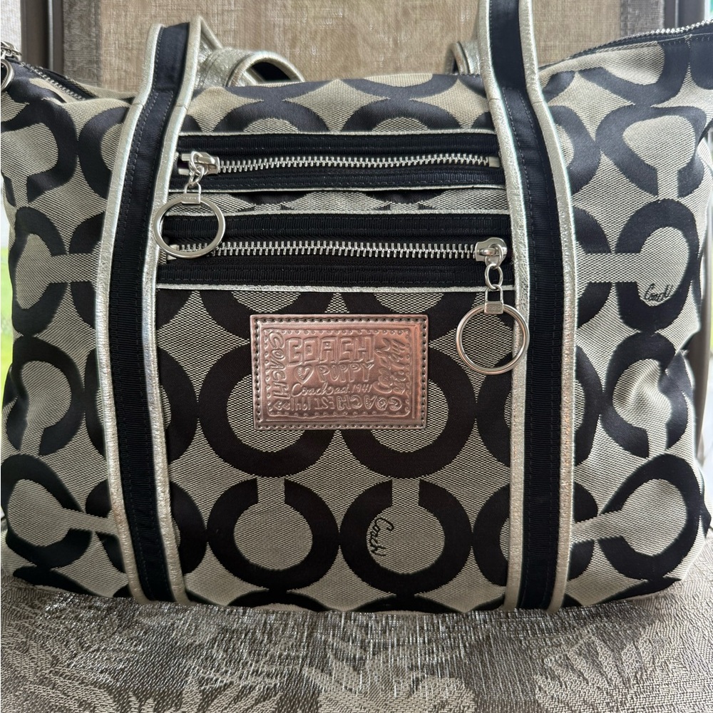 Coach Poppy Black,Tan & Silver Bag. VGC, 3 hang tags, 2 large, 1 medium size
